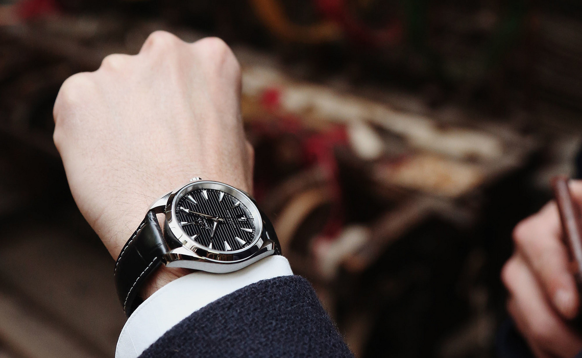 OMEGA Seamaster Aqua Terra How to Reconcile Sportiness and Elegance Watchonista