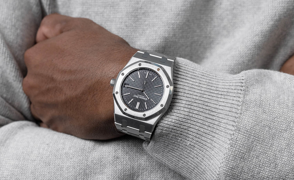 Audemars piguet royal oak wrist shot shop