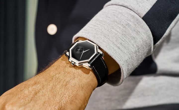 angles black small sec wrist 1a