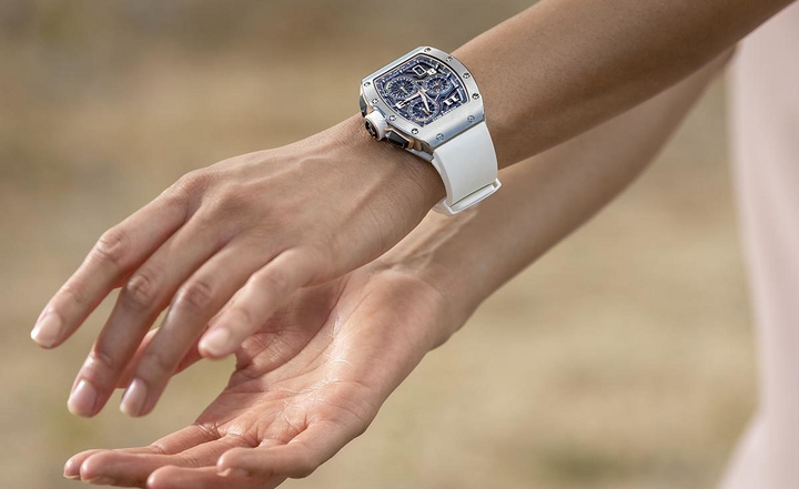 Richard Mille RM 72-01 Chronographe Lifestyle Maison