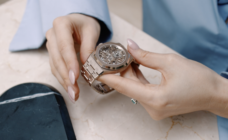 Video: Audemars Piguet's New Sand Gold Alloy Shines on the Royal