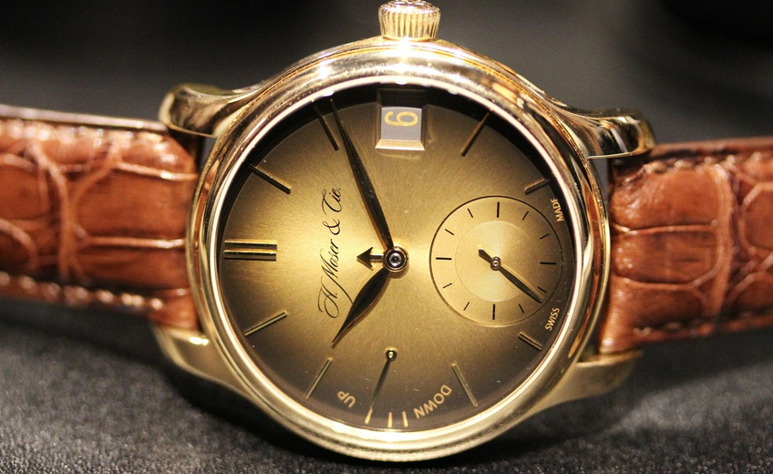 Moser Perpetual Golden Edition