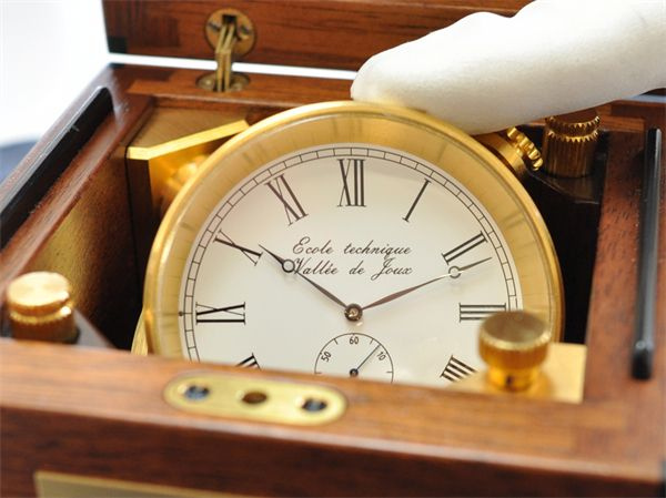 "Montre Ecole" (School Watch) - Espace Horloger