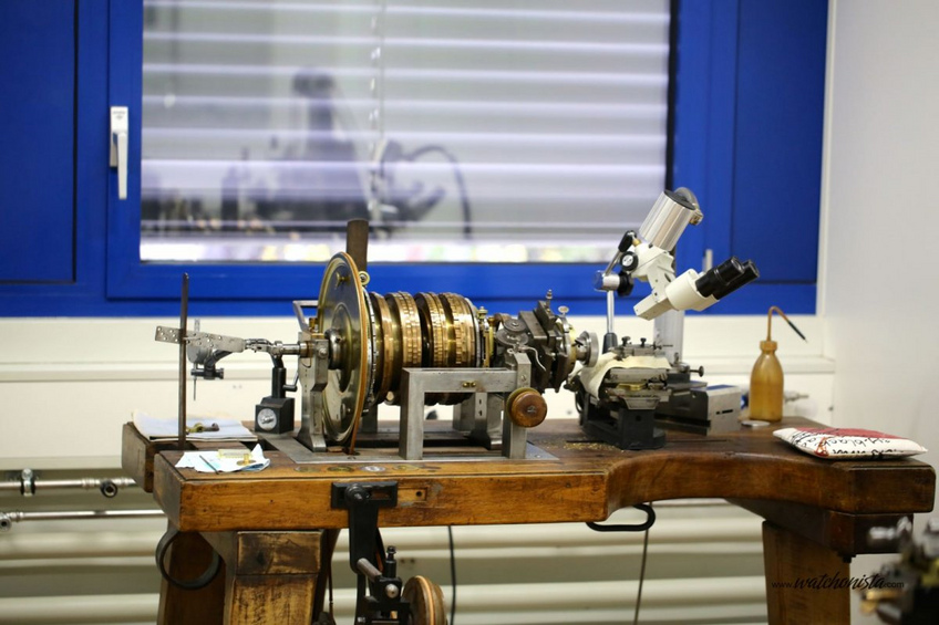 Dewitt manufacture - a guilloché machine Dewitt manufacture - a guilloché machine