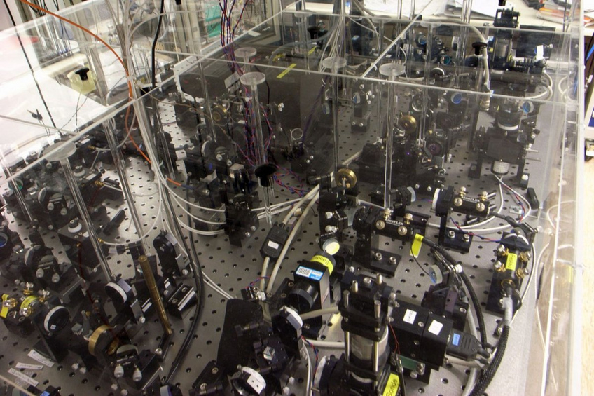 Atomic clocks Atomic clocks