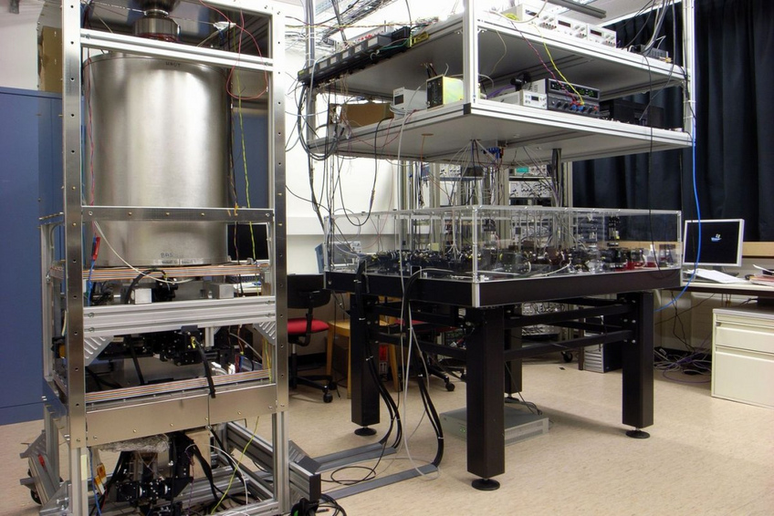 Atomic clocks Pierre Thommann Atomic clocks Pierre Thommann