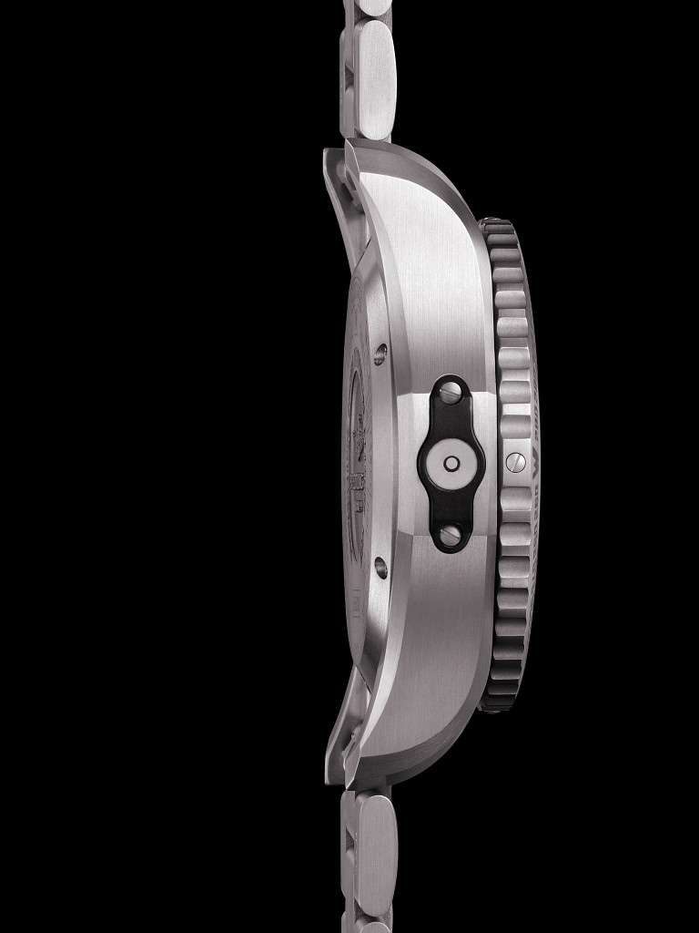 Breitling Cockpit B50 side Breitling Cockpit B50 side