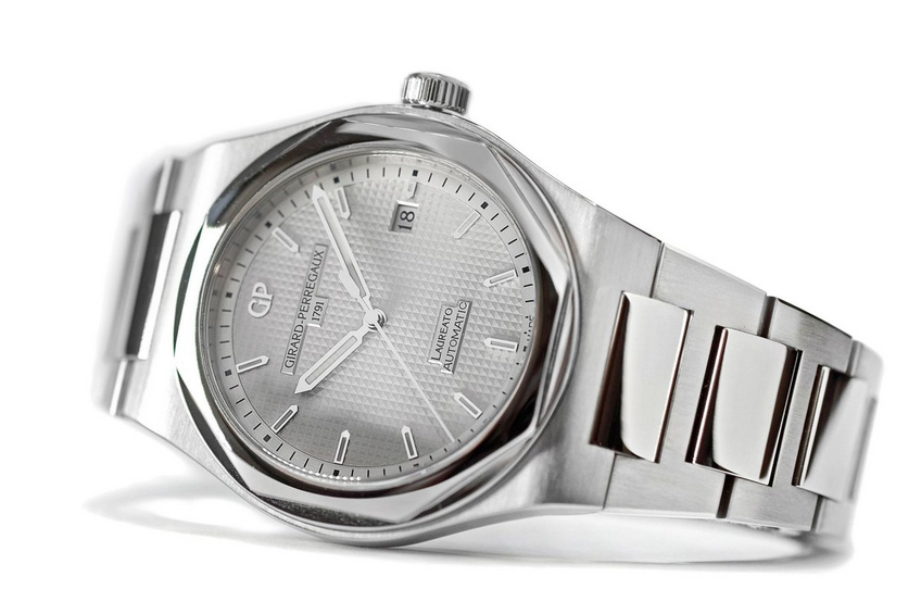 Girard Perregaux Laureato 2016 81000-11-131-11a Girard Perregaux Laureato 2016 81000-11-131-11a