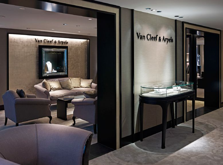 La boutique Van Cleef & Arpels à la Bahnhofstrasse de Zürich La boutique Van Cleef & Arpels à la Bahnhofstrasse de Zürich