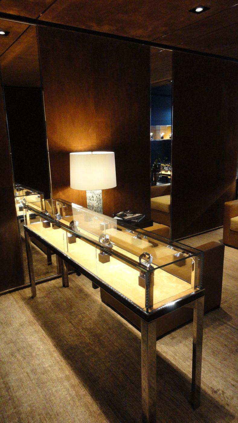 Vitrine de Dietlin dans la boutique Hublot à New York Vitrine de Dietlin dans la boutique Hublot à New York