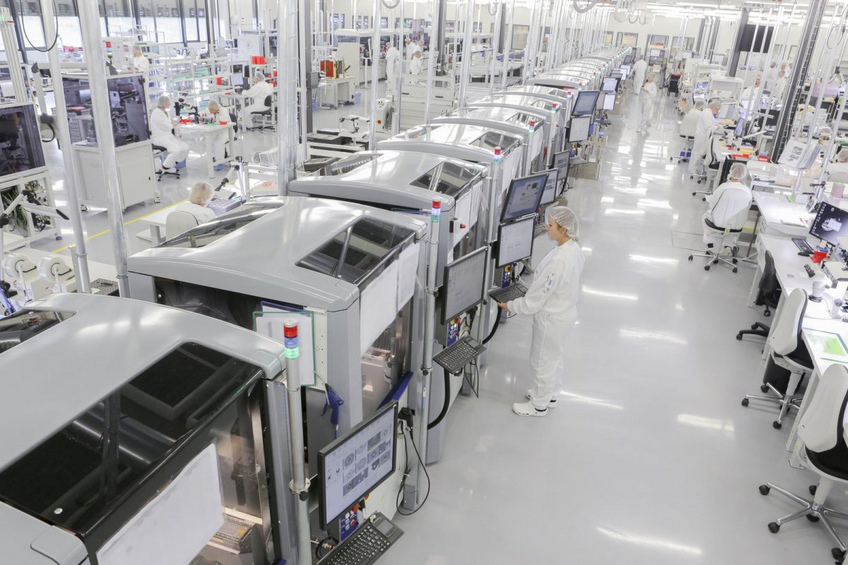 The assembling line of the Sistem51 in Boncourt The assembling line of the Sistem51 in Boncourt