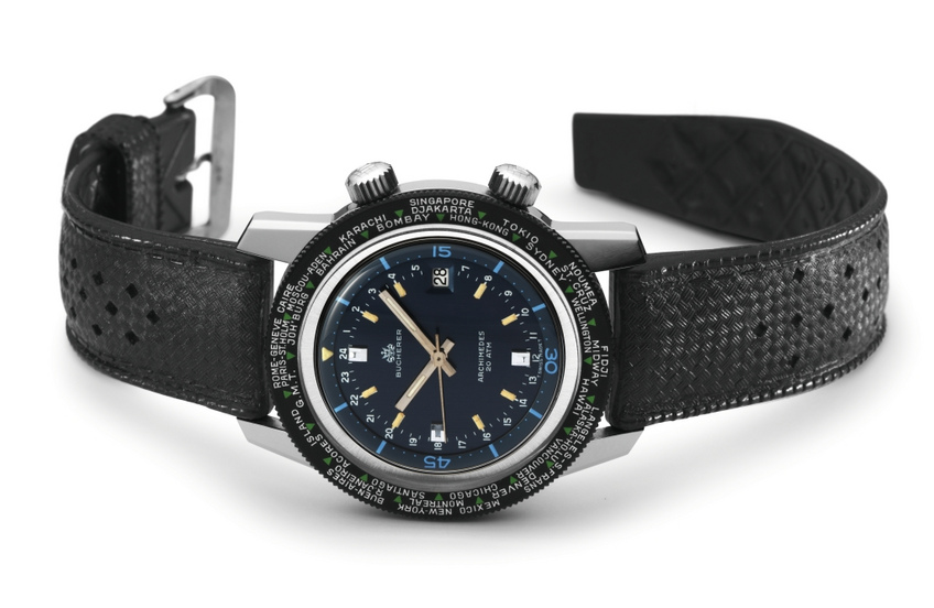 The Archimedes Supercompressor a diving watch with an internal rotating ring The Archimedes Supercompressor a diving watch with an internal rotating ring