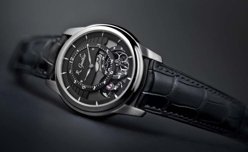 Prestige HMS by Romain Gauthier - platinum case
