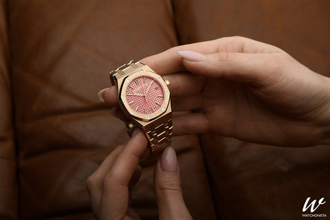 ピンクカメオ　APA585 ツーウェイ 24 Hours Later: Audemars Piguet Thinks Pink (and Two-Tone) with