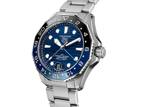 TAG Heuer Updates the Aquaracer Pro 300 Line with Two 42mm Models