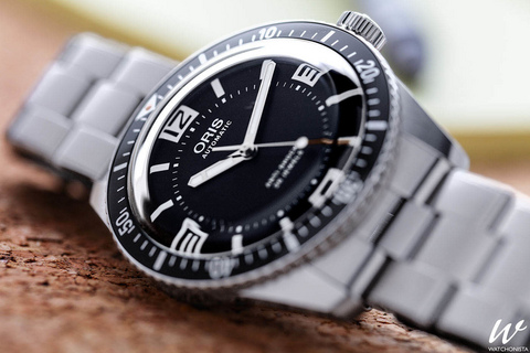 Swinging Sixties The Oris Divers 65 Maxi Topper Edition Brings The Past Into The Future Watchonista