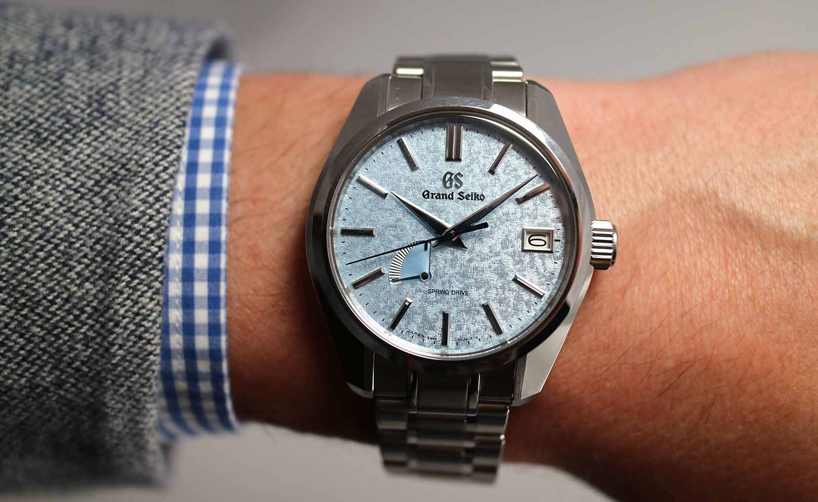 COUTUREtime Exclusive Hands On with Grand Seiko s New Kabuki Kimono Dials Watchonista