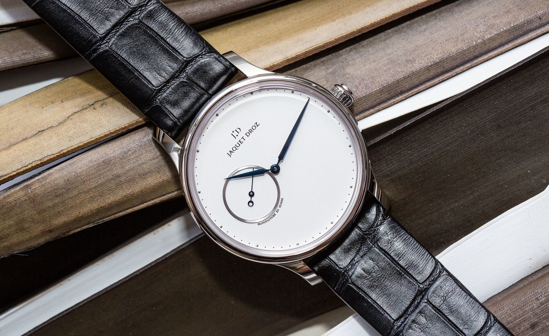 A Closer Look at the Jaquet Droz Grande Heure Minute Silver