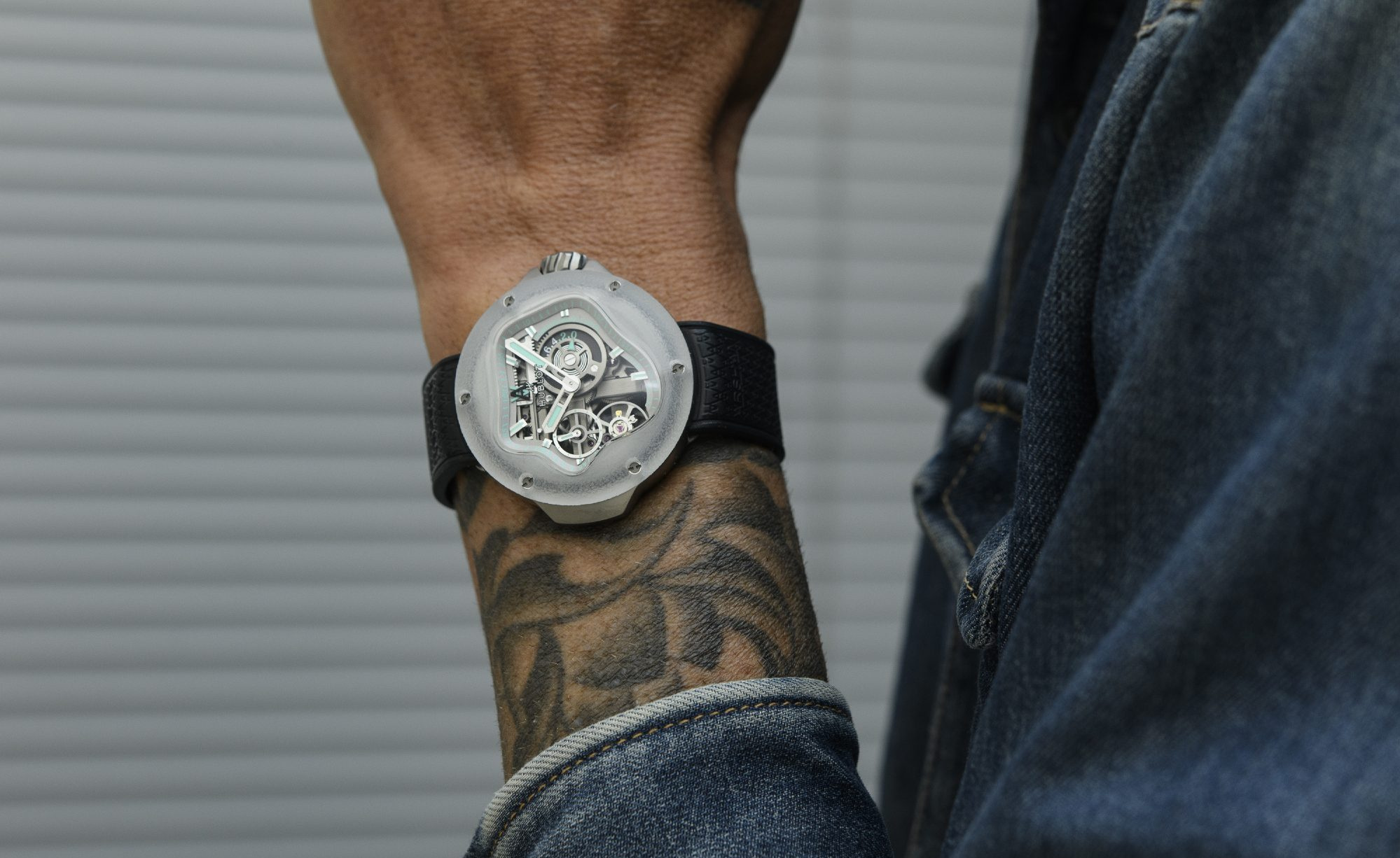 The New Hublot Meca-10 Arsham Splash: Art, Mechanics, and Liquid