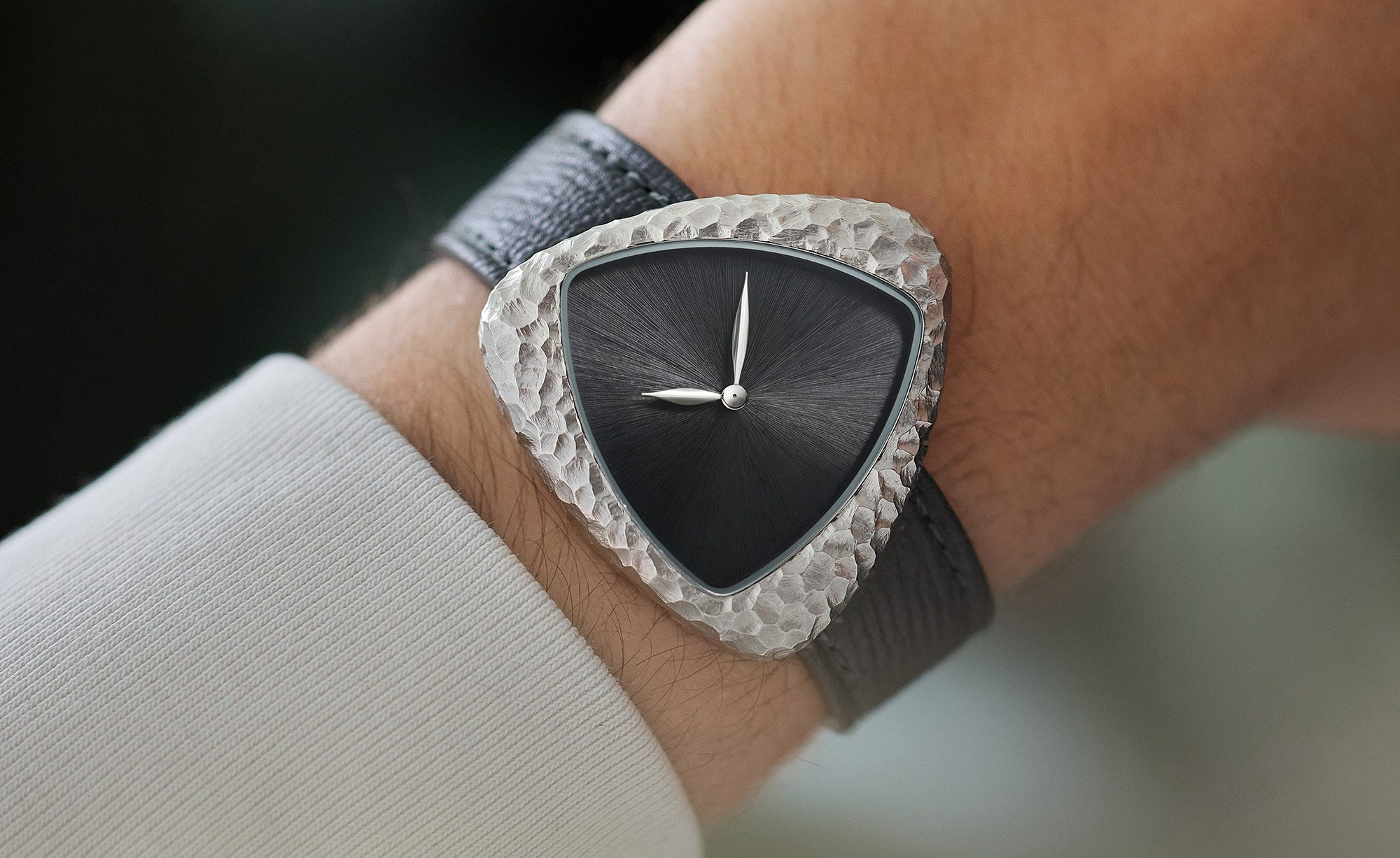 Anoma A1 Prehistoric: A Hand-Chiseled Sculpture That Reinterprets