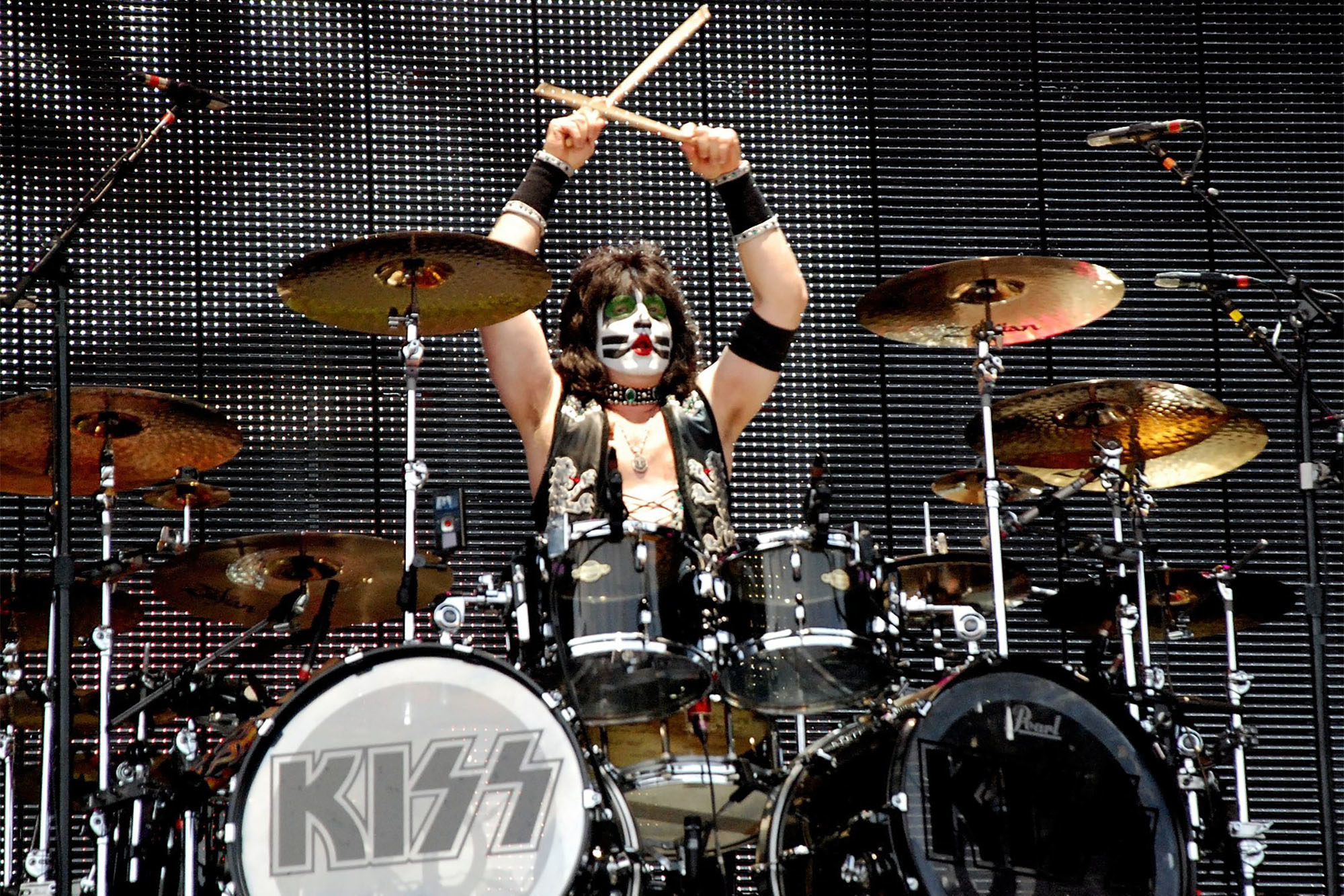 Topper Talk KISS Drummer Eric Singer Helps Unmask The Zodiac Sea Wolf