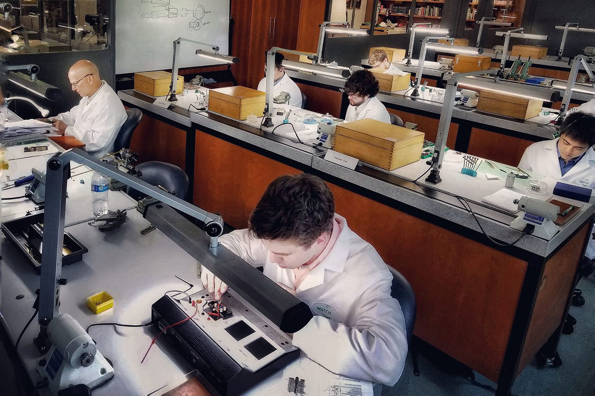 How To A Watchmaker Watchonista