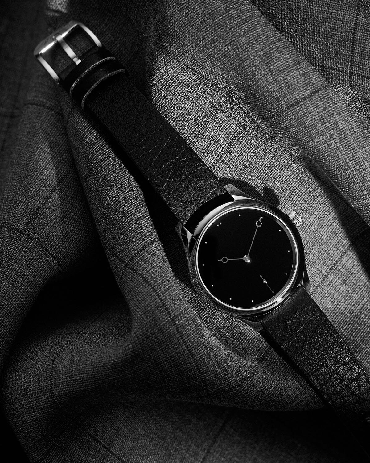 Black Magic: H. Moser & Cie. x The Armoury’s Endeavour Small Seconds ...