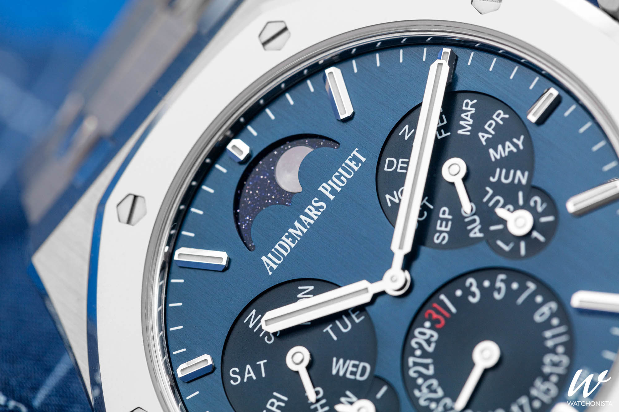 Record Breaking: A Closer Look At The Audemars Piguet Royal Oak