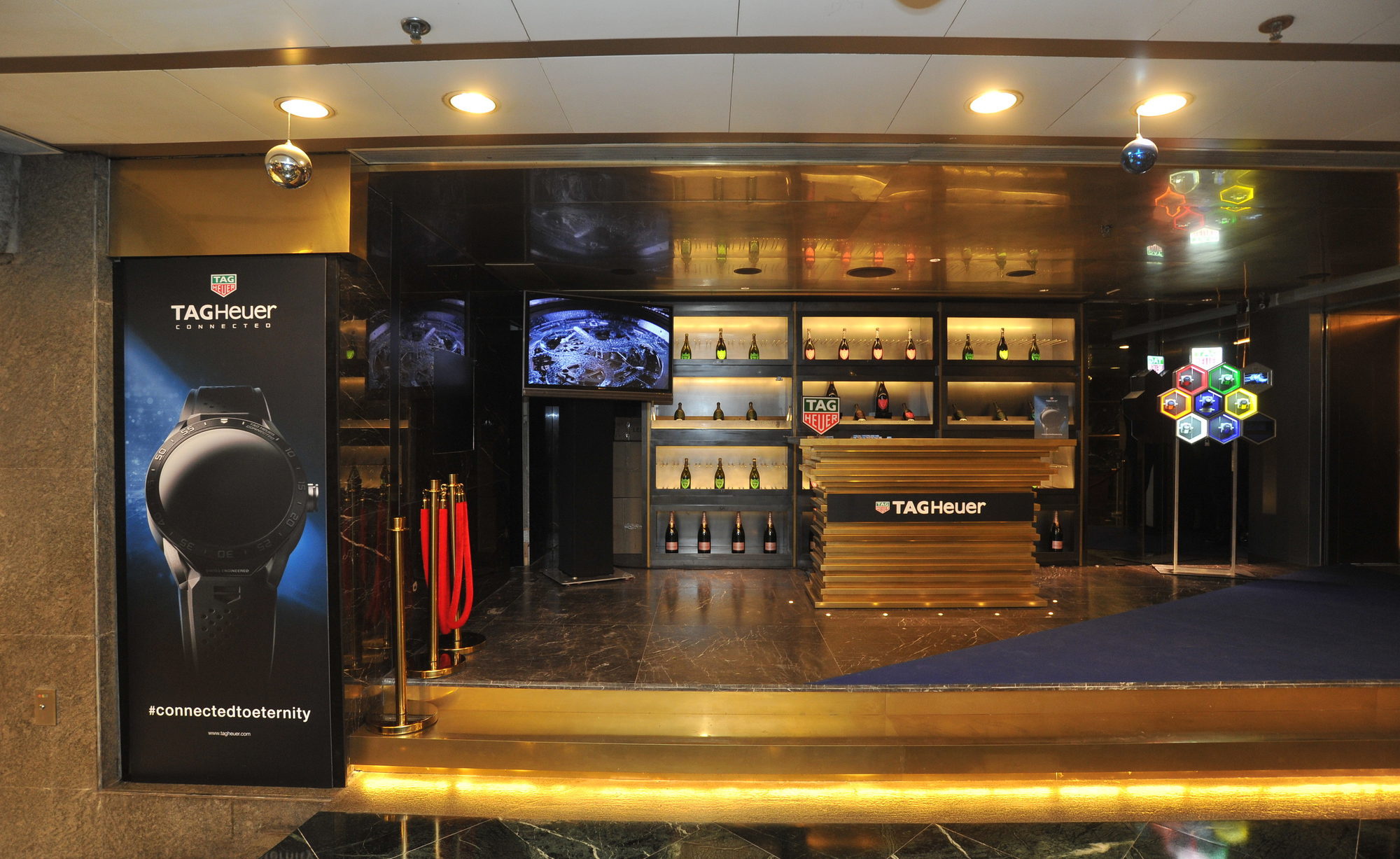 tag heuer connected stores