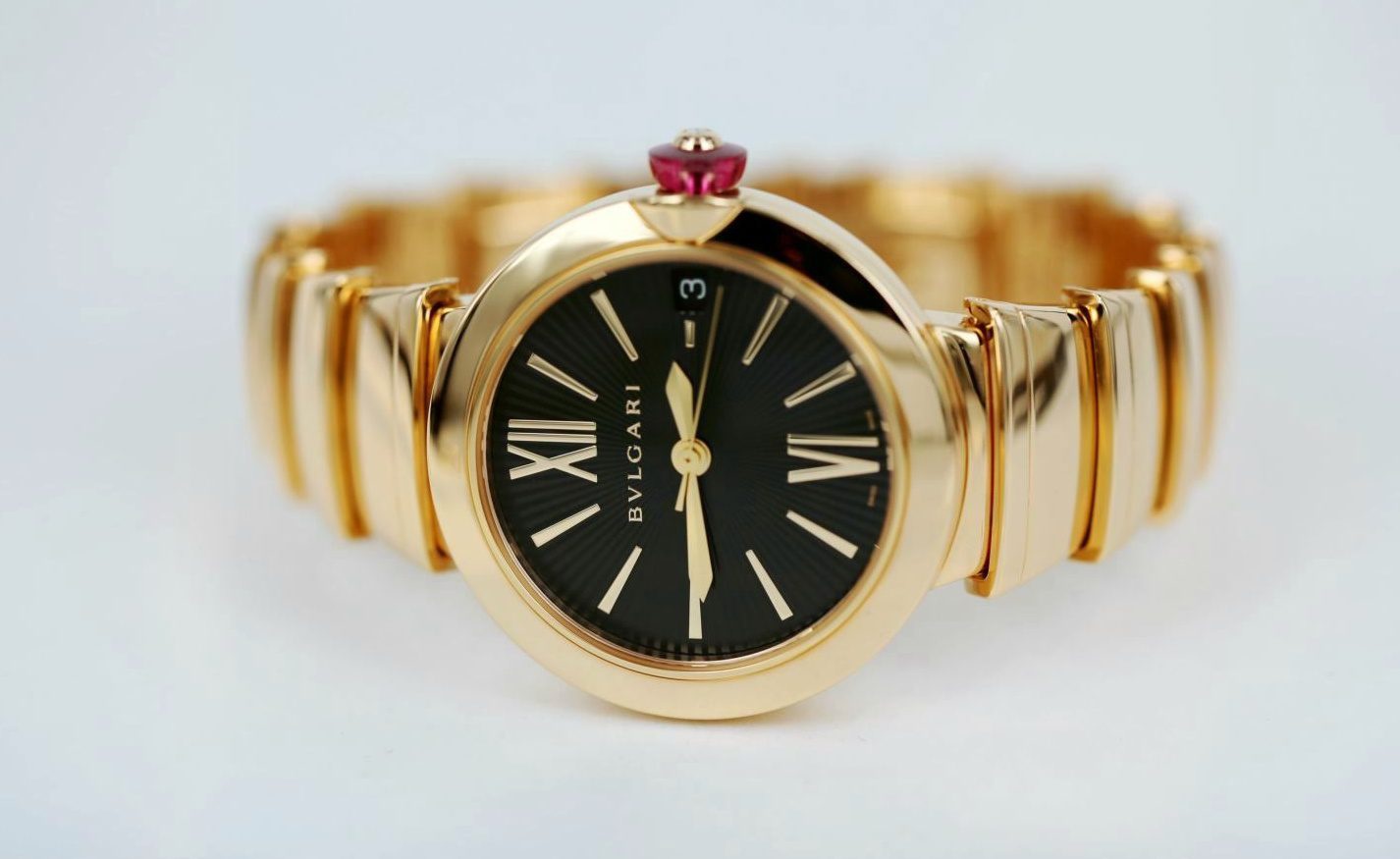 Bvlgari's LVCEA collection: time to reveal the woman | Watchonista