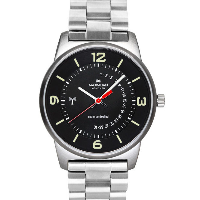 Radio Controlled Clock | Watchonista